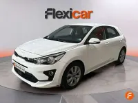 Usado Kia Rio 101 CV (74 kW) 2023 Blanco Berlina