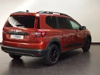 Usado Dacia Jogger Extreme 100 CV (73 kW) 2023 Naranja Monovolumen