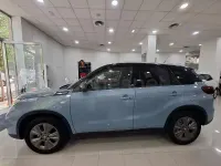 Usado Suzuki Vitara 110 CV (80 kW) 2025 Gris / plata SUV