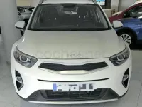 Usado Kia Stonic 84 CV (61 kW) 2023 Blanco SUV