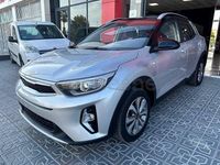 Usado Kia Stonic 84 HP (61 kW) 2023 Prateado SUV
