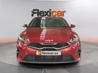 Usado Kia Ceed 136 CV (100 kW) 2023 Rojo Utilitario