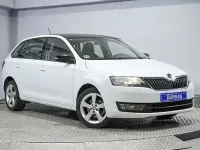 Usado Skoda Rapid Style 125 CV (91 kW) 2016 Blanco Utilitario