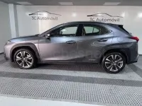 Usado Lexus UX Luxury Line 184 CV (135 kW) 2020 Gris / plata SUV
