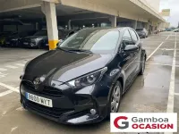 Käytetty Toyota Yaris Hybrid Active 116 HP (85 kW) 2025 Musta Sedan