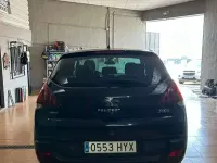 Usado Peugeot 3008 Style 120 CV (88 kW) 2014 Negro Familiar
