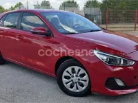 Usado Hyundai i30 95 CV (69 kW) 2020 Rojo Berlina