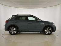 Usado VW T-Roc R-line 150 CV (110 kW) 2024 Gris/plata SUV