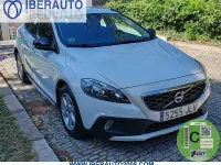 Usado Volvo V40 CC Momentum 120 CV (88 kW) 2016 Blanco Familiar