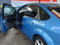 Usado Ford Focus Titanium 109 CV (80 kW) 2009 Azul Berlina