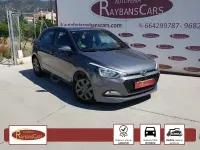 Usado Hyundai i20 75 CV (55 kW) 2017 Gris / plata Berlina