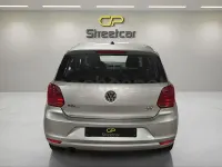 Usado VW Polo Advance 90 CV (66 kW) 2016 Gris / plata Berlina