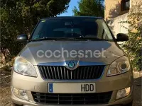Usado Skoda Fabia Ambition 85 CV (62 kW) 2011 Gris / plata Berlina
