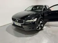 Usado Volvo V60 CC Core 197 CV (144 kW) 2023 Negro Familiar