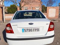 Usado Ford Focus Trend 90 CV (66 kW) 2007 Blanco Berlina