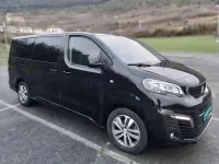 Begagnad Peugeot Traveller Active 150 HK (110 kW) 2017 Svart Minibuss