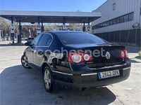 Usado VW Passat Trendline 115 CV (84 kW) 2005 Negro Berlina