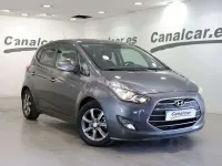 Usado Hyundai ix20 90 CV (66 kW) 2016 Plateado Utilitario