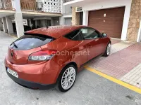 Usado Renault Mégane Dynamique 110 CV (80 kW) 2009 Granate Berlina