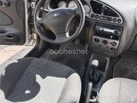 Usado Ford Fiesta Trend 60 CV (44 kW) 2001 Gris / plata Utilitario