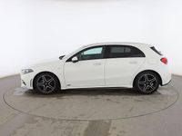 Usado Mercedes A180 AMG line 116 CV (85 kW) 2021 Blanco Berlina