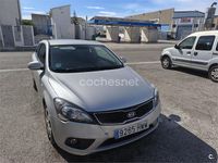 Usado Kia Ceed 105 CV (77 kW) 2012 Gris / plata Utilitario