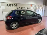 Usado Peugeot 208 Allure 92 CV (67 kW) 2014 Azul Utilitario