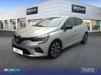 Usado Renault Clio Techno 91 CV (66 kW) 2023 Gris Utilitario