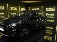 Usado Kia XCeed 101 CV (74 kW) 2024 Gris / plata SUV