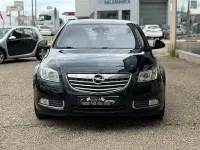 Usado Opel Insignia Cosmo 160 CV (117 kW) 2011 Negro Berlina