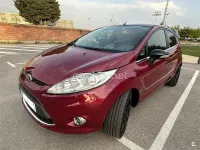 Usado Ford Fiesta Titanium 96 CV (70 kW) 2011 Granate Berlina