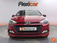 Usado Hyundai i20 84 CV (61 kW) 2017 Rojo Utilitario