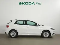 Usado Skoda Fabia Ambition 80 CV (58 kW) 2022 Blanco Utilitario