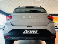 Usado Dacia Sandero Essentiel 91 CV (66 kW) 2023 Gris Utilitario