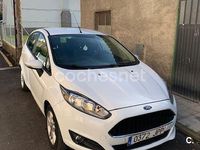 Usado Ford Fiesta Trend 100 CV (73 kW) 2016 Blanco Berlina