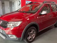 Usado Dacia Sandero Comfort 95 CV (69 kW) 2020 Rojo Berlina