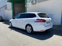 Usado Peugeot 308 SW Business-Line 120 CV (88 kW) 2015 Blanco Familiar