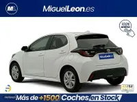 Usado Toyota Yaris Hybrid Active 115 CV (84 kW) 2024 Blanco Berlina
