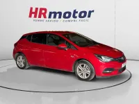 Usado Opel Astra GS Line 111 CV (81 kW) 2020 Rojo Utilitario