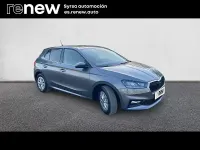 Usado Skoda Fabia Selection 80 CV (58 kW) 2024 Gris Utilitario