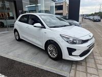 Usado Kia Rio 84 CV (61 kW) 2021 Blanco Berlina