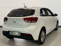 Usado Kia Rio 84 CV (61 kW) 2022 Blanco