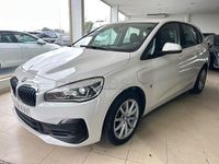 Begagnad BMW 225 Active Tourer iPerformance 224 HK (164 kW) 2019 Vit Minibuss