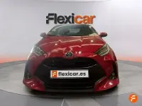 Usado Toyota Yaris Hybrid Active 116 CV (85 kW) 2023 Rojo
