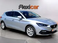 Usado Seat Leon Style 131 CV (96 kW) 2023 Gris Berlina
