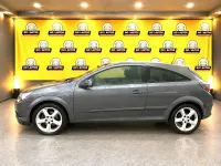 Usado Opel Astra GTC Sport 125 CV (91 kW) 2005 Gris / plata Berlina