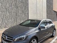 Usado Mercedes A180 Urban 122 CV (89 kW) 2015 Gris / plata Berlina