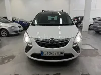 Usado Opel Zafira Tourer Excellence 140 CV (102 kW) 2016 Blanco Monovolumen