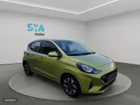 Usado Hyundai i10 67 CV (49 kW) 2024 Verde Utilitario