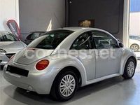 Usado VW New Beetle 150 CV (110 kW) 2001 Gris / plata Utilitario